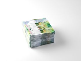 Mazzette di banconote in confezione sigillata, vista recto