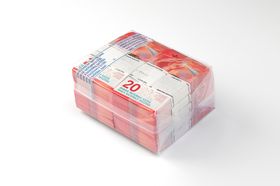 Mazzette di banconote in confezione sigillata